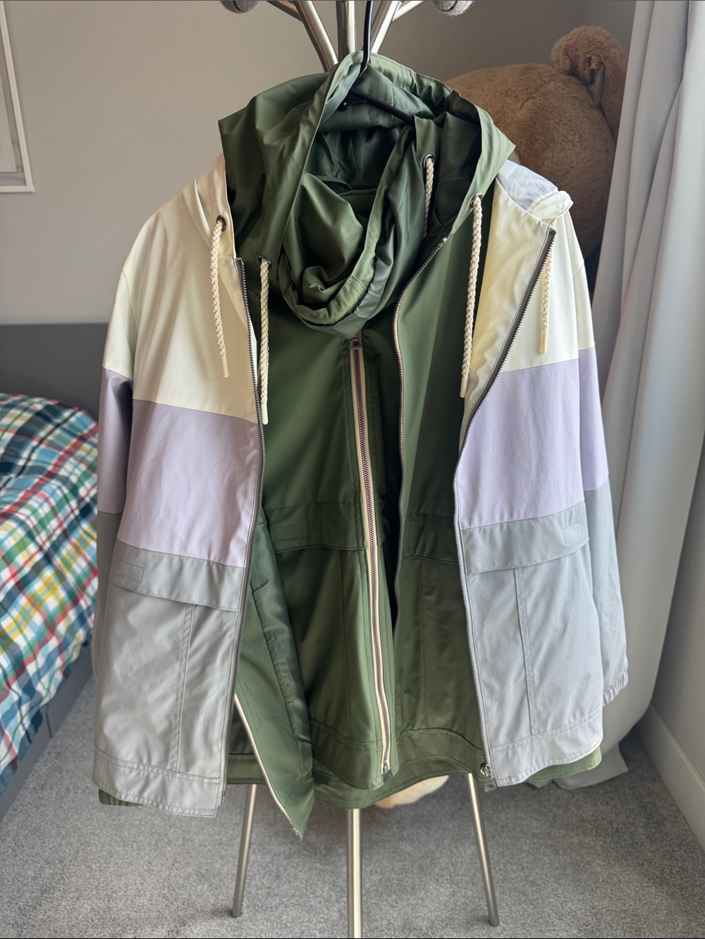 1 Weatherproof Vintage Jacket Light Gray Cream Purple M

2 Olive Green XS and L